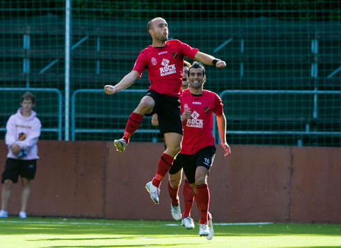 Thomas Carlsson, och Özgür Yasar, Vasalund, jubel