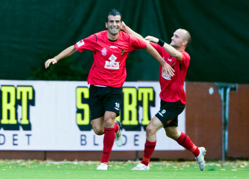 Özgür Yasar och Thomas Carlsson, Vasalund, jubel