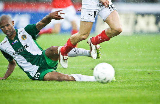 Nathan Paulse, Hammarby, glidtackling, regn