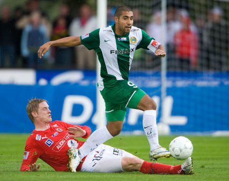 Rasmus Elm bryter Sebastian Castro-Tello