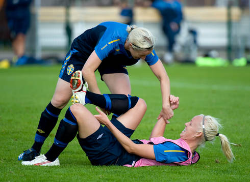 Victoria Sandell Svensson och Caroline Seger