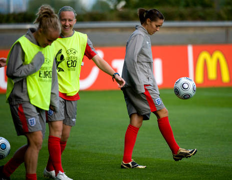 Fara Williams trixar