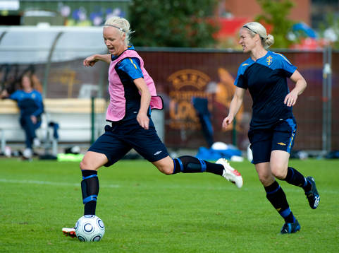 Caroline Seger och Victoria Sandell Svensson