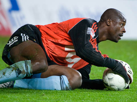 Pa Dembo Touray, målvakt, Djurgården