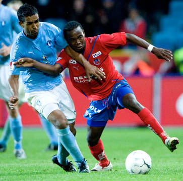 Wilton Figueiredo trycker till May Mahlangu