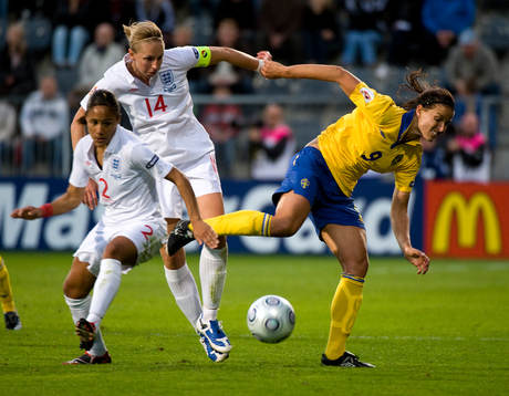 Jessica Landström, Sverige stoppas av Faye White och
