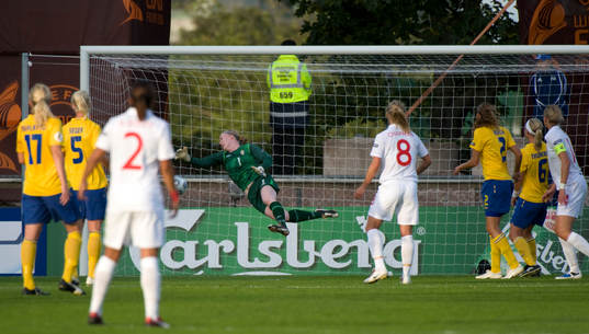 0-1 Faye White, England