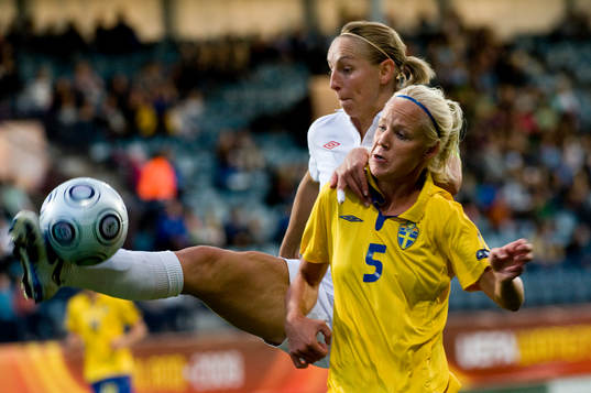 Faye White, England och Caroline Seger, Sverige