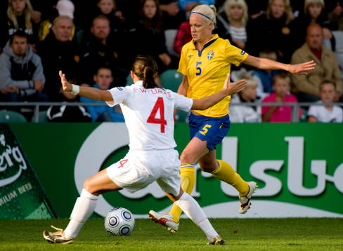 Caroline Seger, Sverige