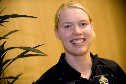 Hedvig Lindahl, Målvakt