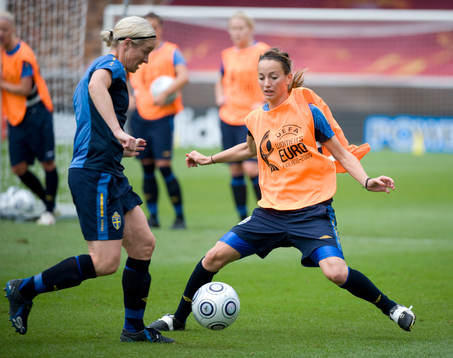 Victoria Sandell Svensson och Kosovare Asllani