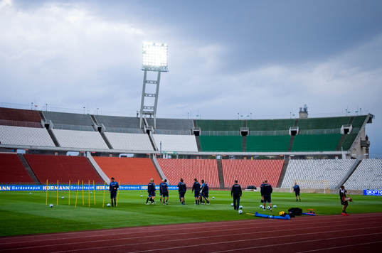Sverige på Puskas Ferenc Stadion