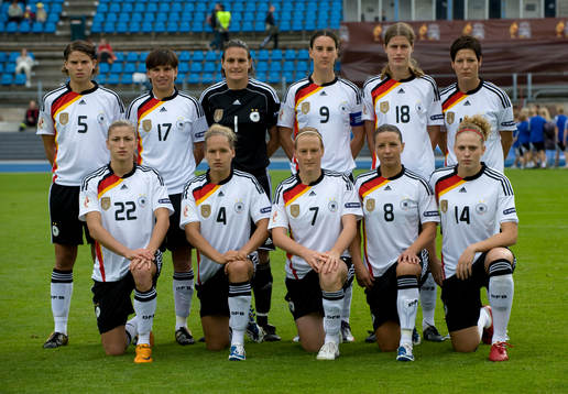 Lagbild, startelva, Övre raden från vänster: Annike