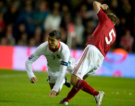 Bläddra bland fler bilder av Fotboll, VM-kval, Danmark - Portugal
