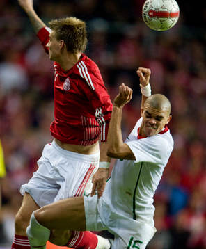 Nicklas Bendtner, Danmark och Pepe, Portugal