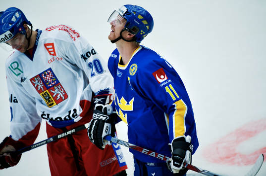 Per-Johan Axelsson, Sverige