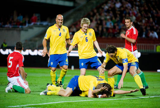Olof Mellberg och Sverige jubel