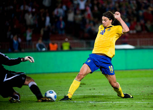 Zlatan Ibrahimovic, Sverige, gör mål i sista sekunden