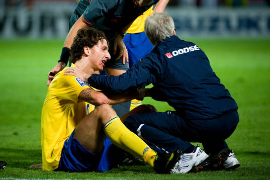 Zlatan Ibrahimovic, Sverige, blodig. Skada, blod