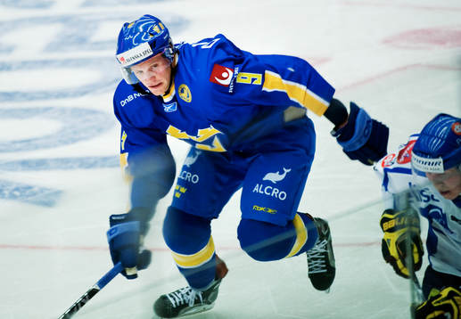 Tony Mårtensson, Sverige, jagar pucken