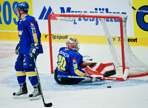 Patrik Zackrisson och Johan Holmqvist, målvakt, Sverige,
