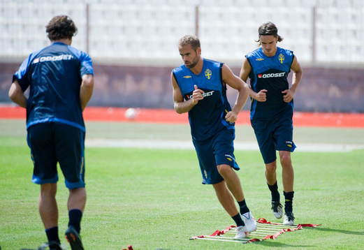 Olof Mellberg, och Mikael Lustig
