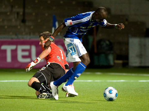 Aziz Corr Nyang, Sundsvall tar sig förbi Richard