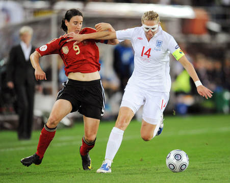 Birgit Prinz, Tyskland och Faye White, England
