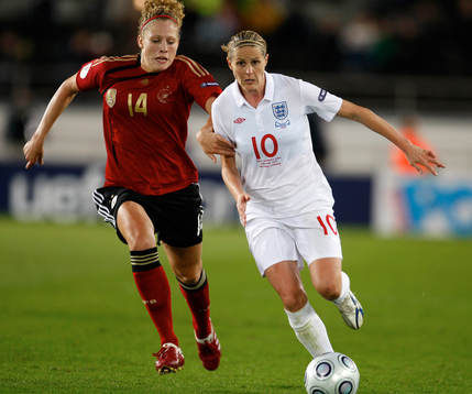 Kim Kulig, Tyskland och Kelly Smith, England