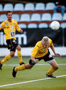 Patrik Rosengren, Mjällby, nickar in 0-1