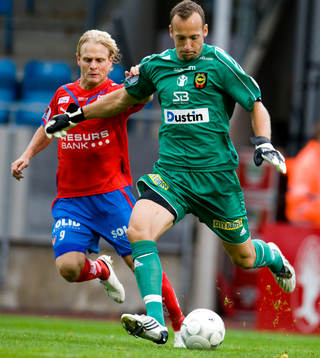 Benny Lekström, målvakt Brommapojkarna och Erik Sundin,