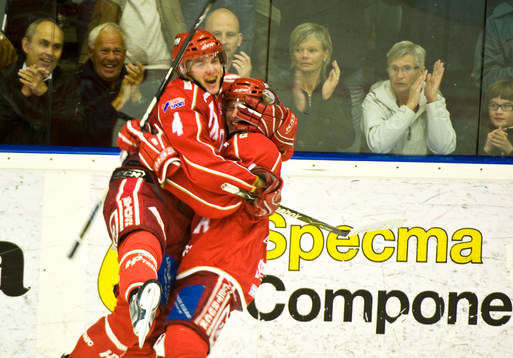 Mattias Nilsson, Marcus Götz, Troja, jubel