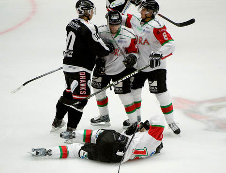 Matthias Ekholm, Mora är däckad av en knuff och Robin