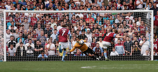 James Milner gör 1-0 till Aston Villa