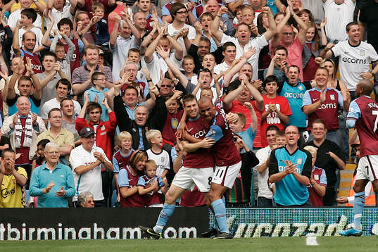 James Milner och Gabriel Agbonlahor, Aston Villa, glädje,