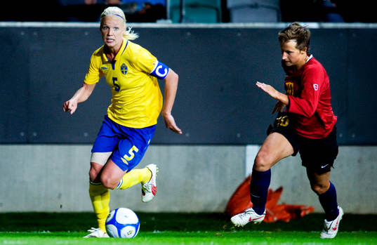 Caroline Seger, Sverige