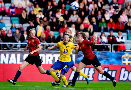 Kosovare Asllani, Sverige
