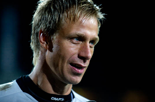 Mattias Asper, målvakt, firade lugnt eftersom matchen