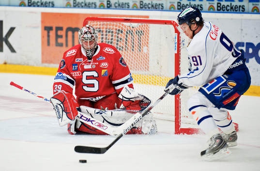 Andreas Jämtin, Linköping, oroar framför Björn