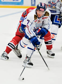 Magnus Johansson, Linköping, håller undan från Stefan