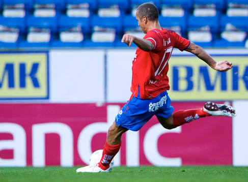 2-0, Henrik Larsson klipper in en frispark