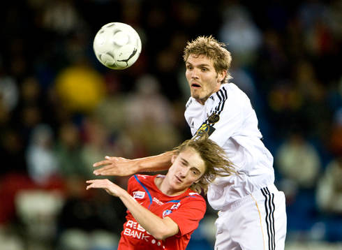 Jos Hooiveld, AIK och Rasmus Jönsson, närkamp, nick,
