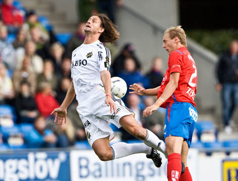 Ivan Obolo, AIK och Joel Ekstrand, Helsingborg, närkamp