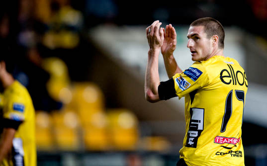 James Keene tackar publiken