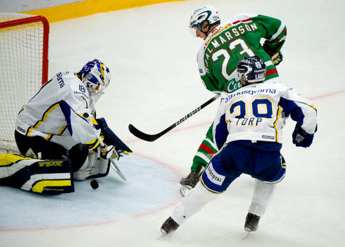 Simon Hjalmarsson, Rögle och Nichlas Torp och Stefan Liv,