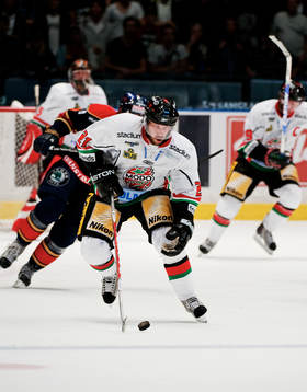 Peter Forsberg, Modo, stormar fram
