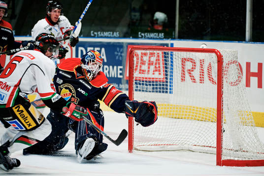 Magnus Häggström, Modo, gör 1-1 bakom Gustaf Wesslau,