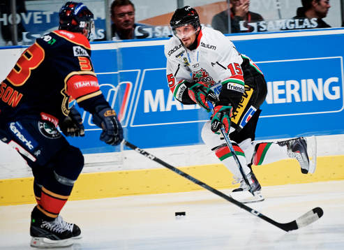 Andreas Salomonsson, Modo, stormar fram