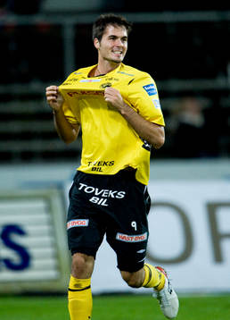 Denni Avdic, har gjort 1-2 i slutet av matchen. Jubel