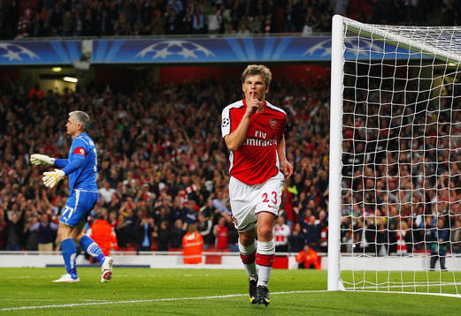 Andrey Arshavin, glädje och jubel över andra målet för